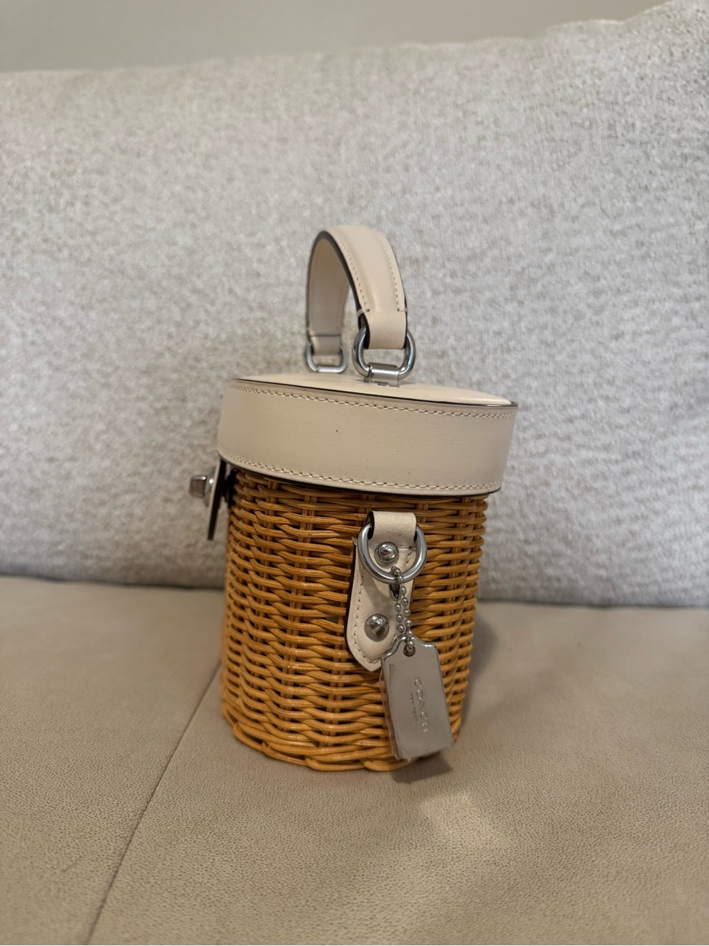 RARE Coach Kay Crossbody top handle bag Chalk basket woven - Picture 4 of 10